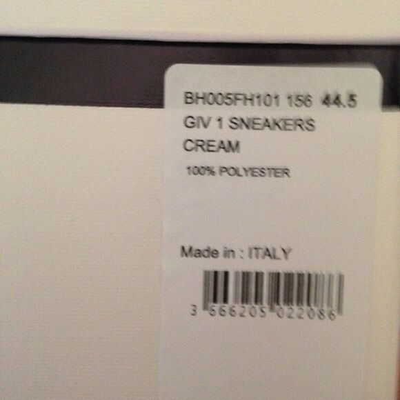 Givenchy Cream Giv 1 Light Runner Sneakers in Neutrals 44.5 NWT - Picture 3 of 4